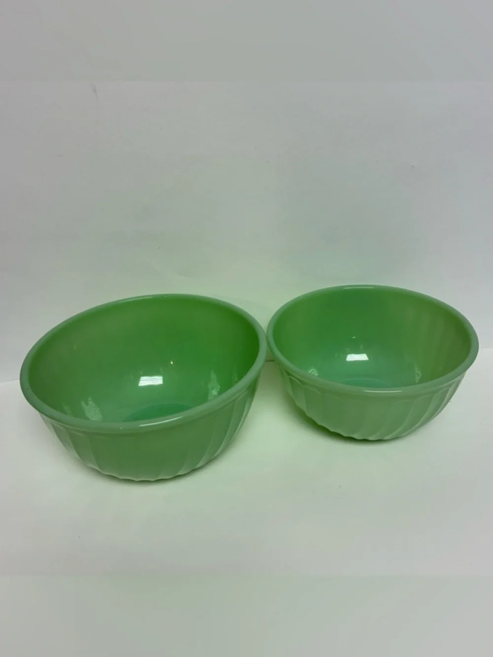 Vintage Green Swirl UNMARKED Nesting Mixing Bowl Set of 2